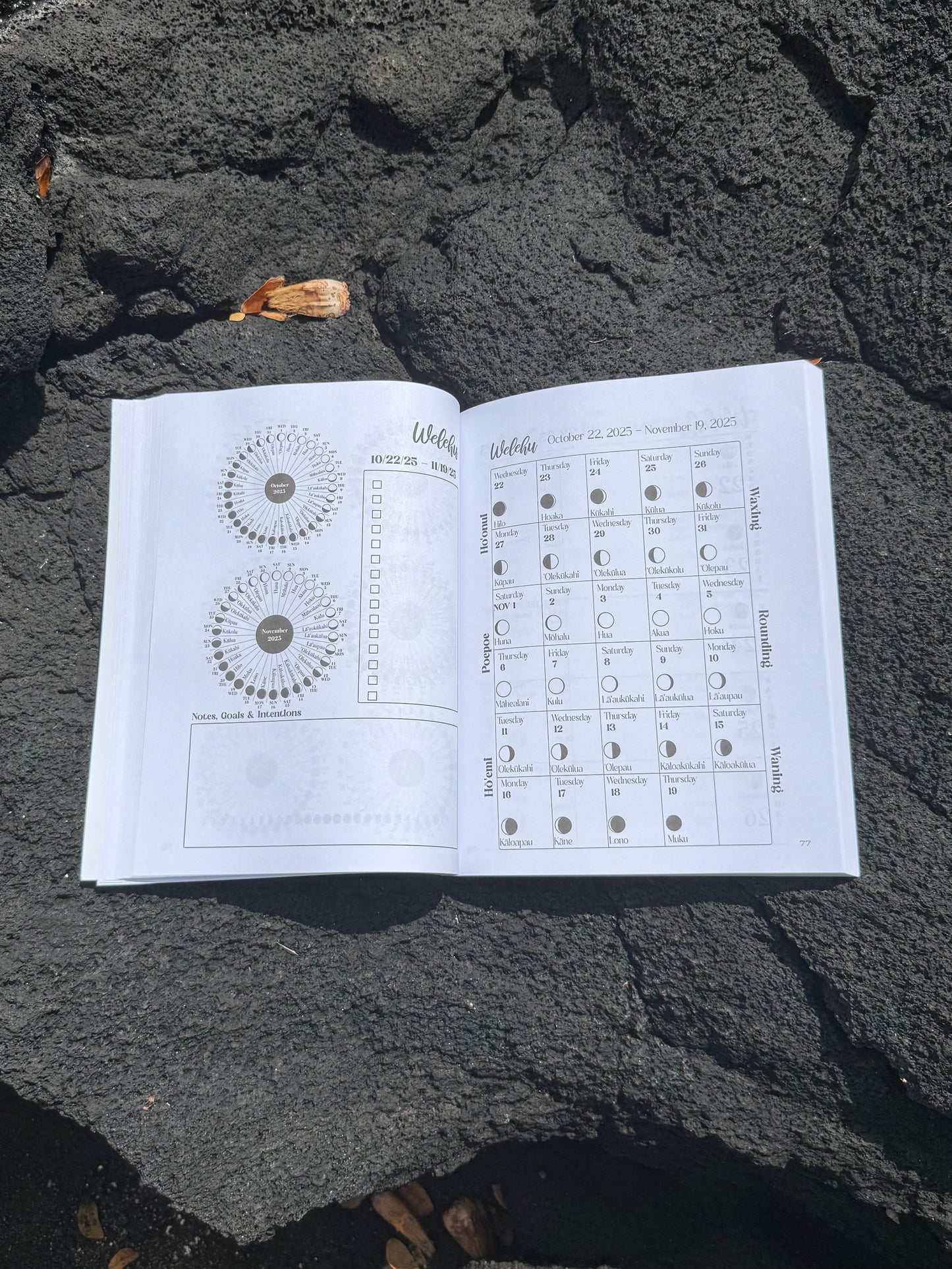 2026 - 2027 Kaulana Mahina Lunar Alignment Planner - Hawaiian Lunar Calendar - Blue Cover