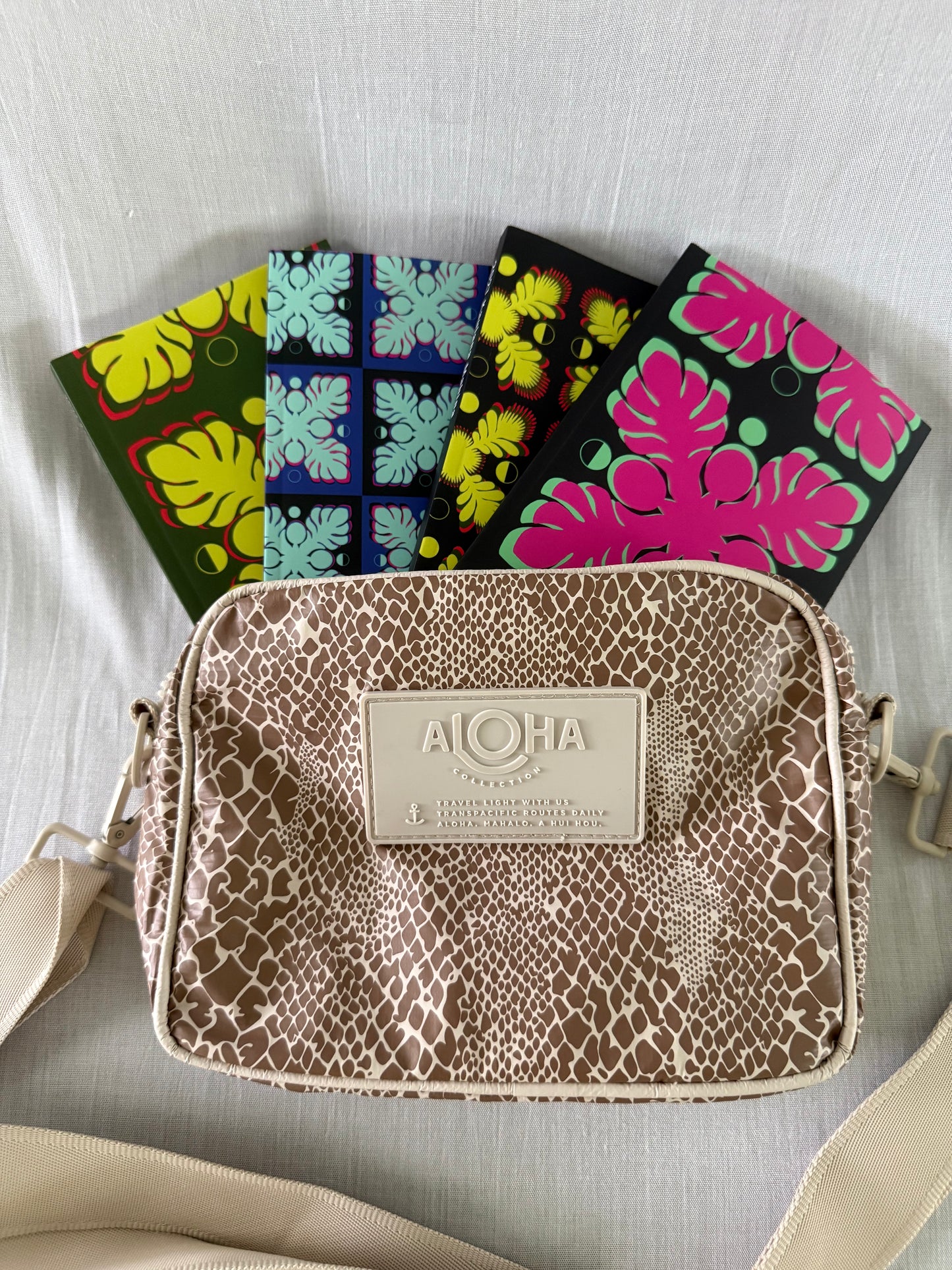 2027 Manini Kaulana Mahina - Pocket size, perfect for those on-the-go